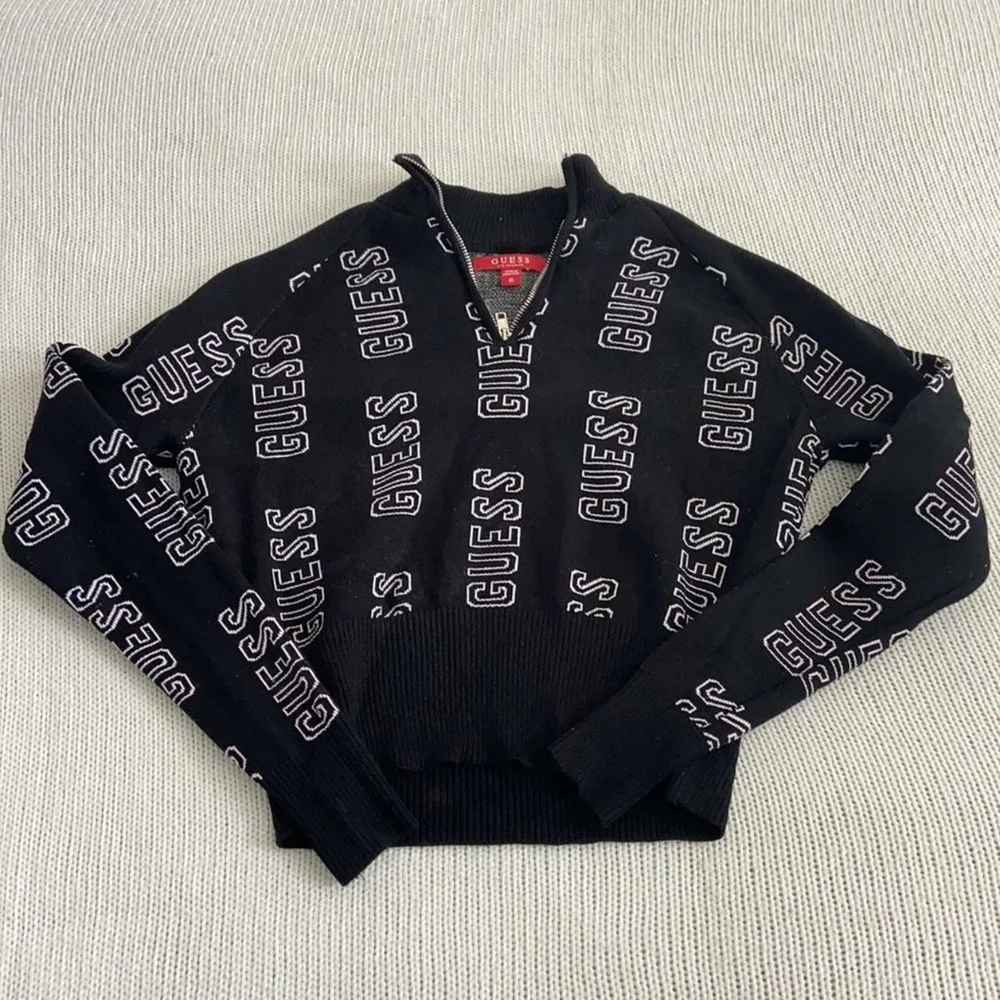 Guess - Picture 1 of 4